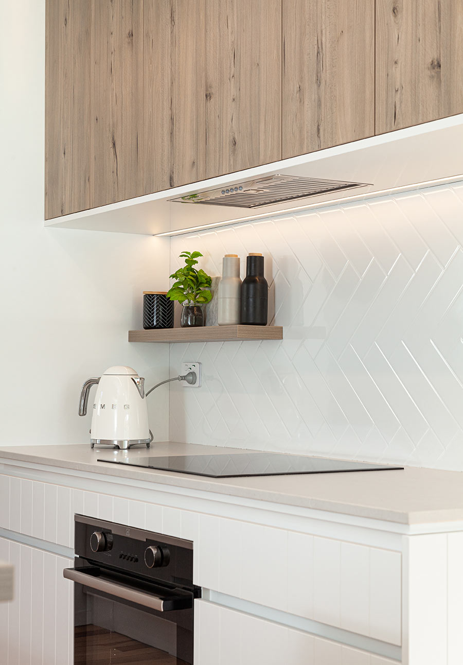 seratone-aqua-polar-white-herringbone-splashback-kitchen